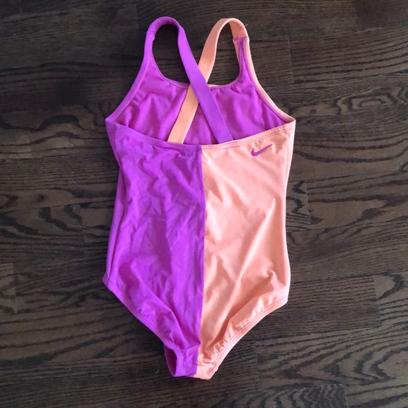 One piece bathing suit - Picture 3 of 3